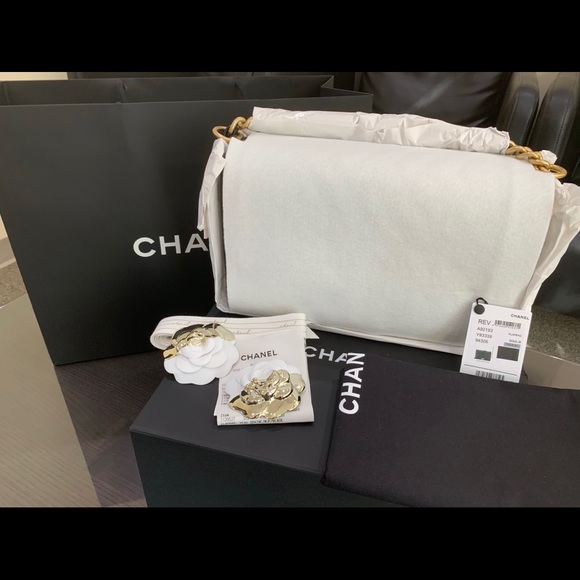 🚫SOLD🚫NEW & AUTHENTIC CHANEL BOY FLAP BAG - Picture 8 of 8